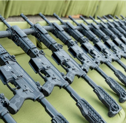 Ejército dominicano recibe nuevo equipamiento militar con fusiles, ametralladoras y uniformes