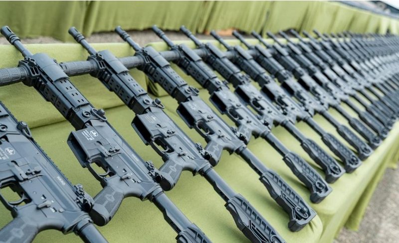 Ejército dominicano recibe nuevo equipamiento militar con fusiles, ametralladoras y uniformes