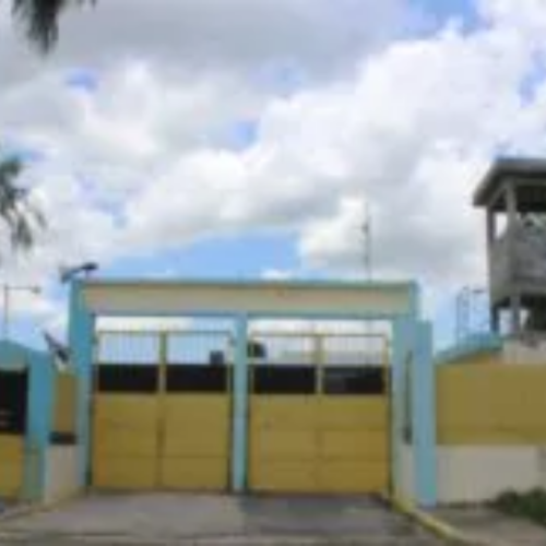 Vecinos de Herrera y Bayona enfrentan crisis por falta de agua y pagan hasta mil cuatrocientos pesos por camiones