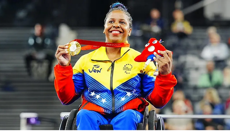 Clara Fuentes, atleta paralímpica de Venezuela, se corona bicampeona en torneo de levantamiento de pesas en Tailandia