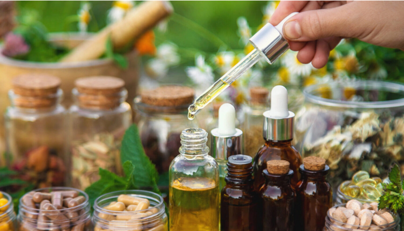 Celebración del Día de la Homeopatía en 2026 reaviva polémica entre comunidad médica y sus seguidores