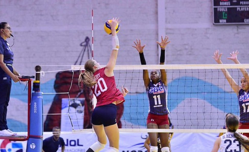 Selección femenina de voleibol sub-17 de Estados Unidos domina a República Dominicana y asegura invicto en fase de grupos
