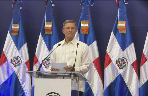 Canciller dominicano aclara acuerdo migratorio con Estados Unidos por un año