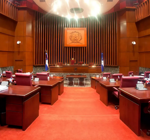Senadores dominicanos actualizan ley para evitar financiamiento ilícito en organizaciones políticas