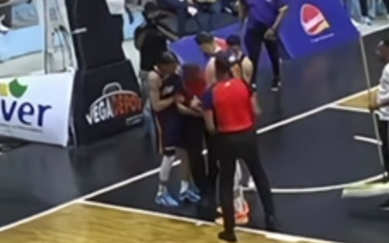 Árbitro de la LNB sufre desmayo durante partido en La Vega