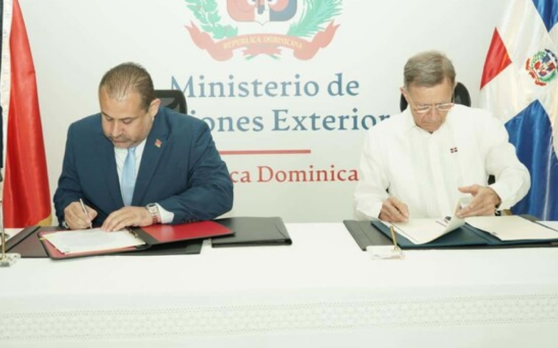 República Dominicana y Trinidad y Tobago suscriben convenio para ampliar conectividad aérea bilateral
