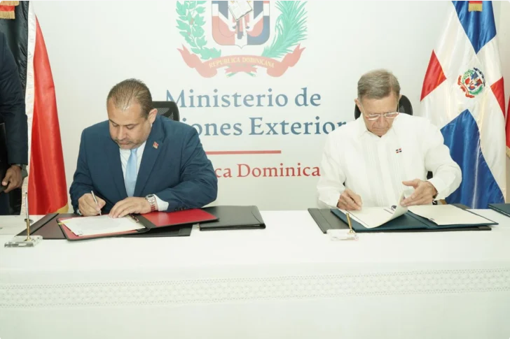 República Dominicana y Trinidad y Tobago suscriben convenio para fortalecer servicios aéreos regionales