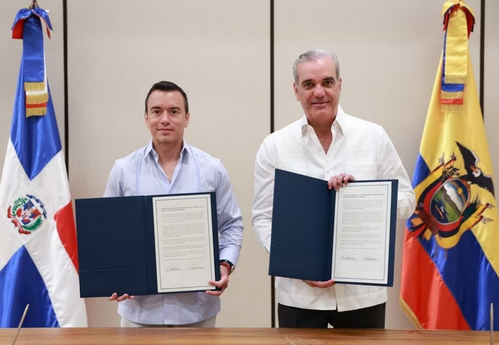 Mandatarios de Ecuador y República Dominicana sostienen encuentro bilateral para acelerar tratado comercial