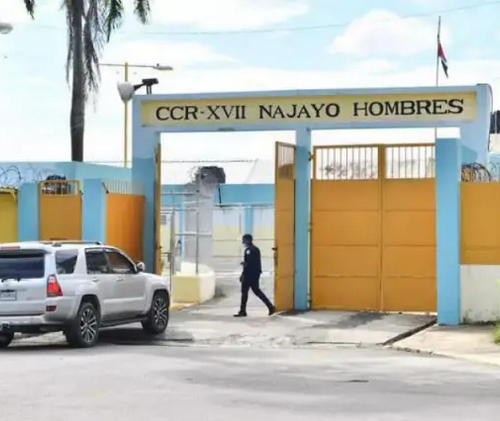Extranjero vinculado al narcotráfico fallece en cárcel de Najayo pendiente de extradición